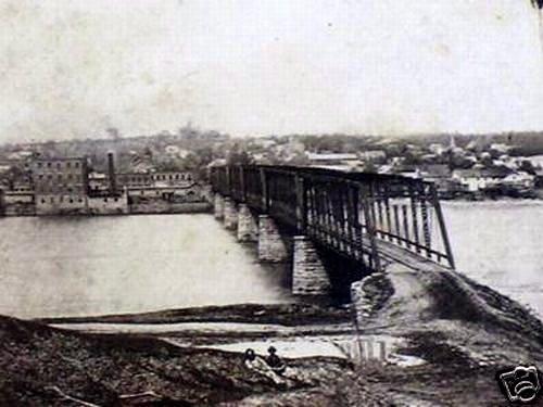 Bonaparte Iowa-Bridge-Des Moines River 3.JPG